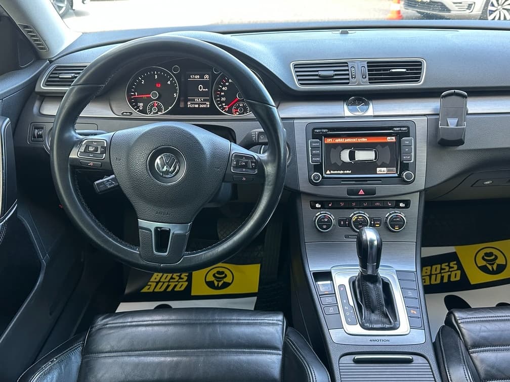 2012 Volkswagen PASSAT - 10