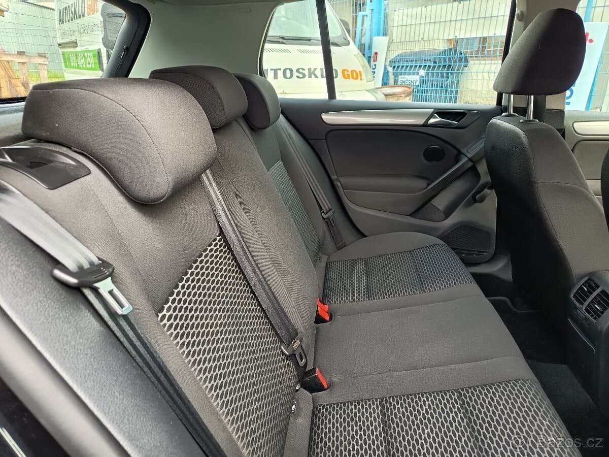 2011 Volkswagen GOLF - 10
