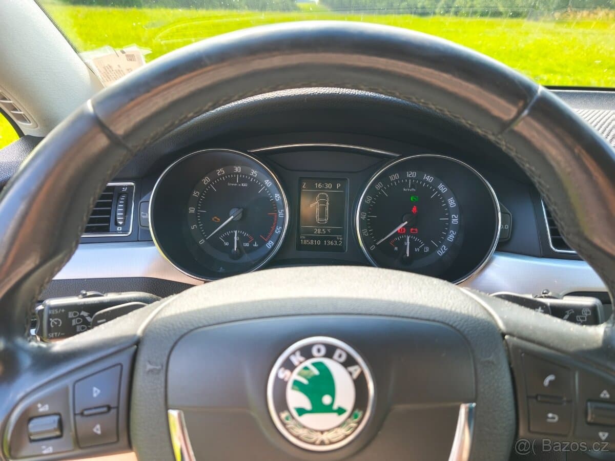 2010 Škoda SUPERB - 10