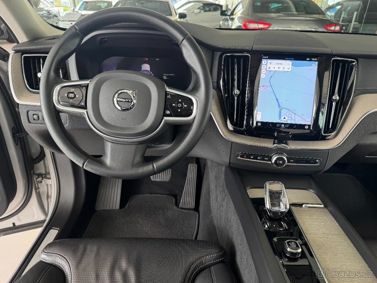 2022 Volvo XC60 - 10