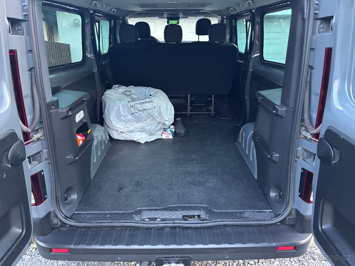 2023 Renault TRAFIC - 10