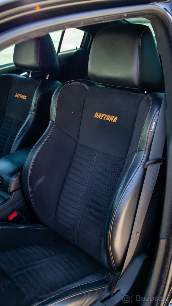 2017 Dodge CHARGER - 10