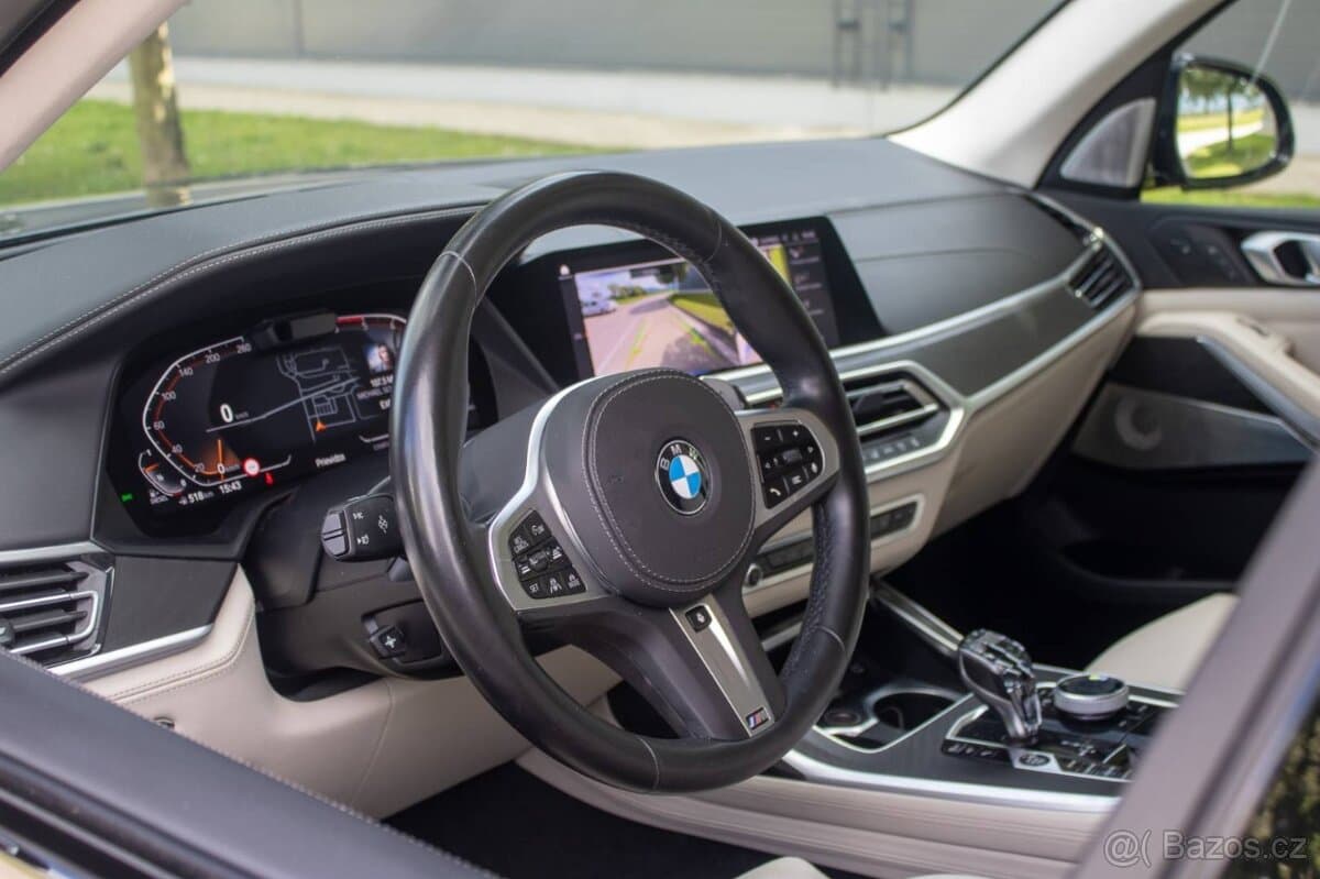 2020 BMW X7 - 10