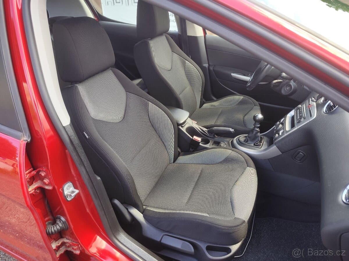 2010 Peugeot 308 - 10