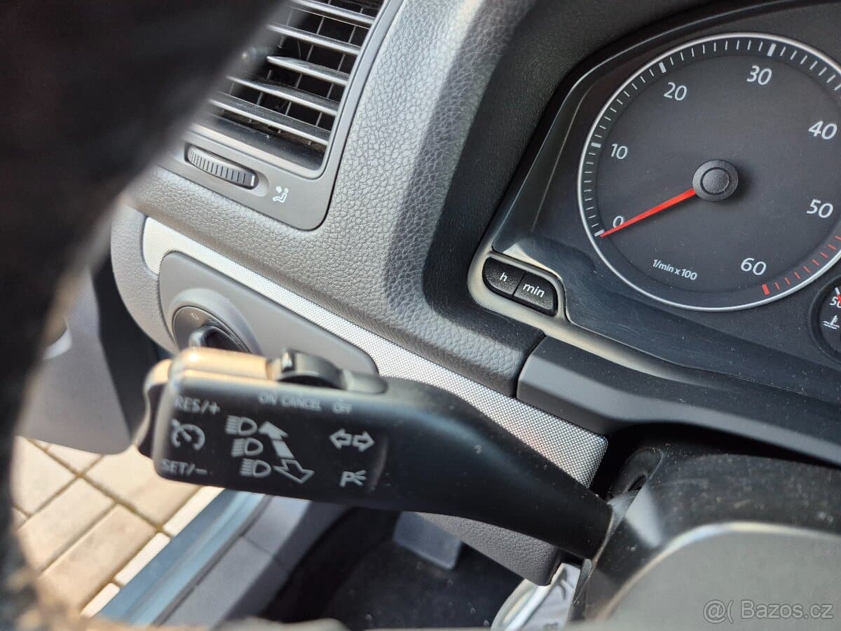 2009 Volkswagen GOLF - 10