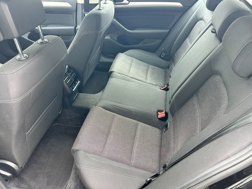 2015 Volkswagen PASSAT - 10