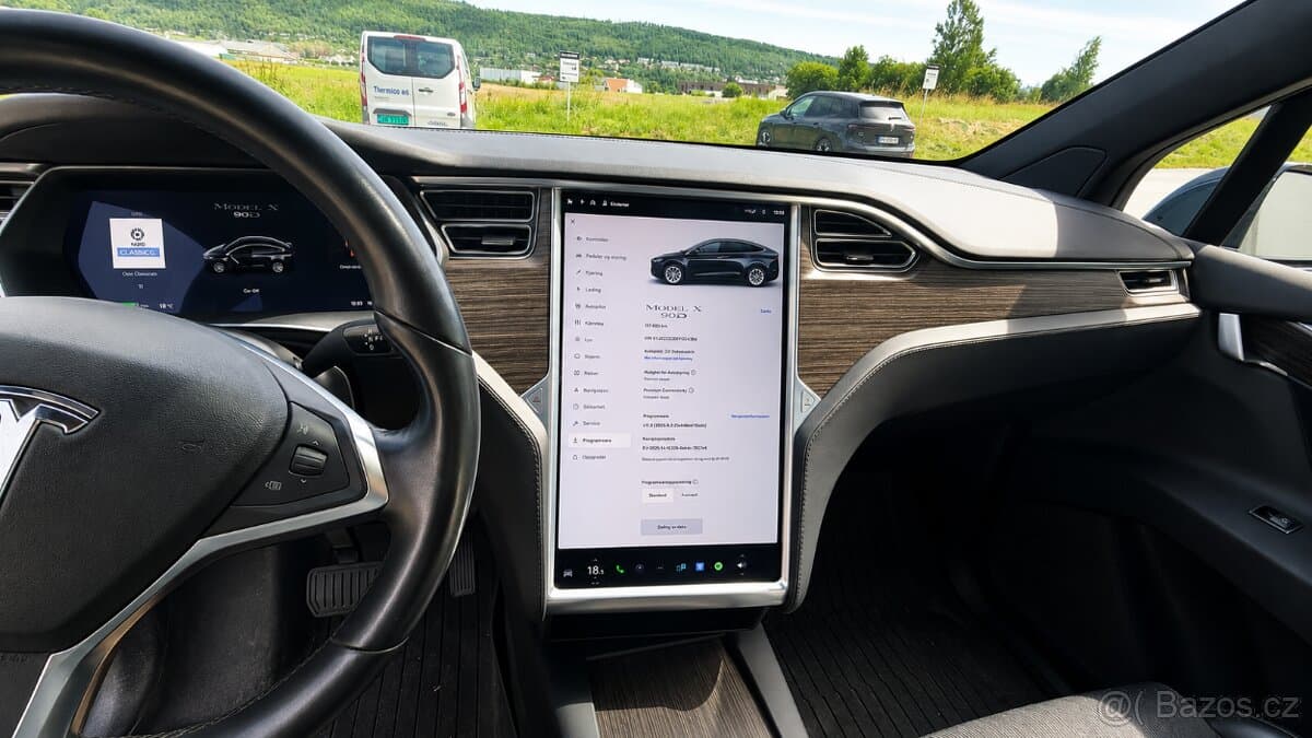 2017 Tesla MODEL X - 10