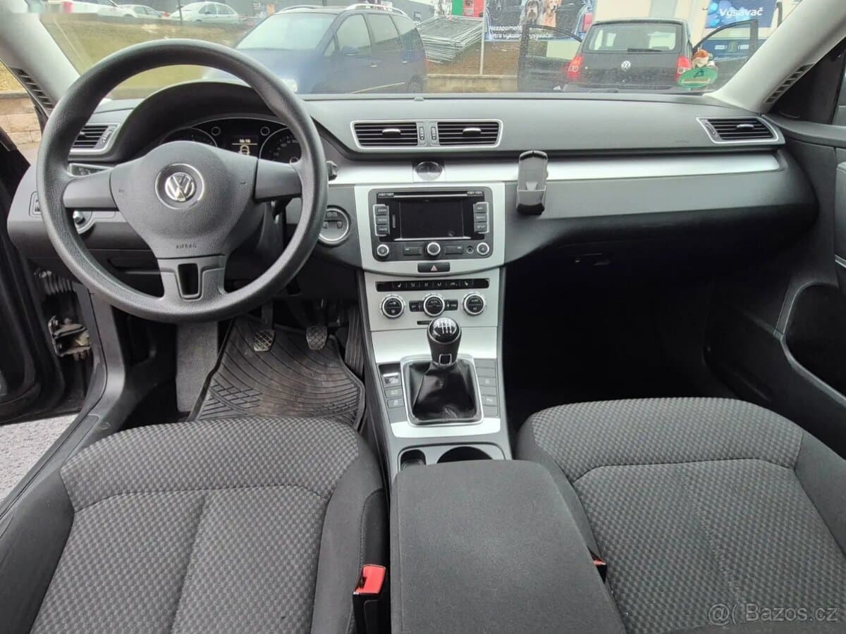 2012 Volkswagen PASSAT - 10