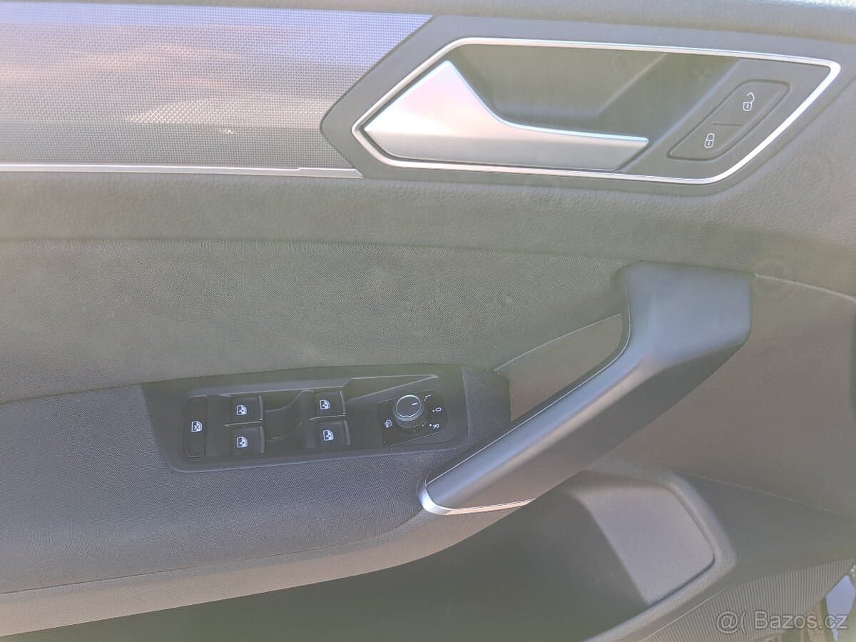 Volkswagen TOURAN - 10