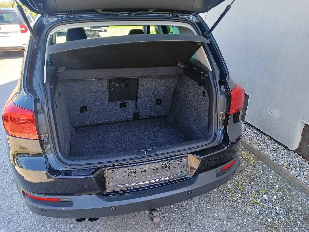 2011 Volkswagen TIGUAN - 10