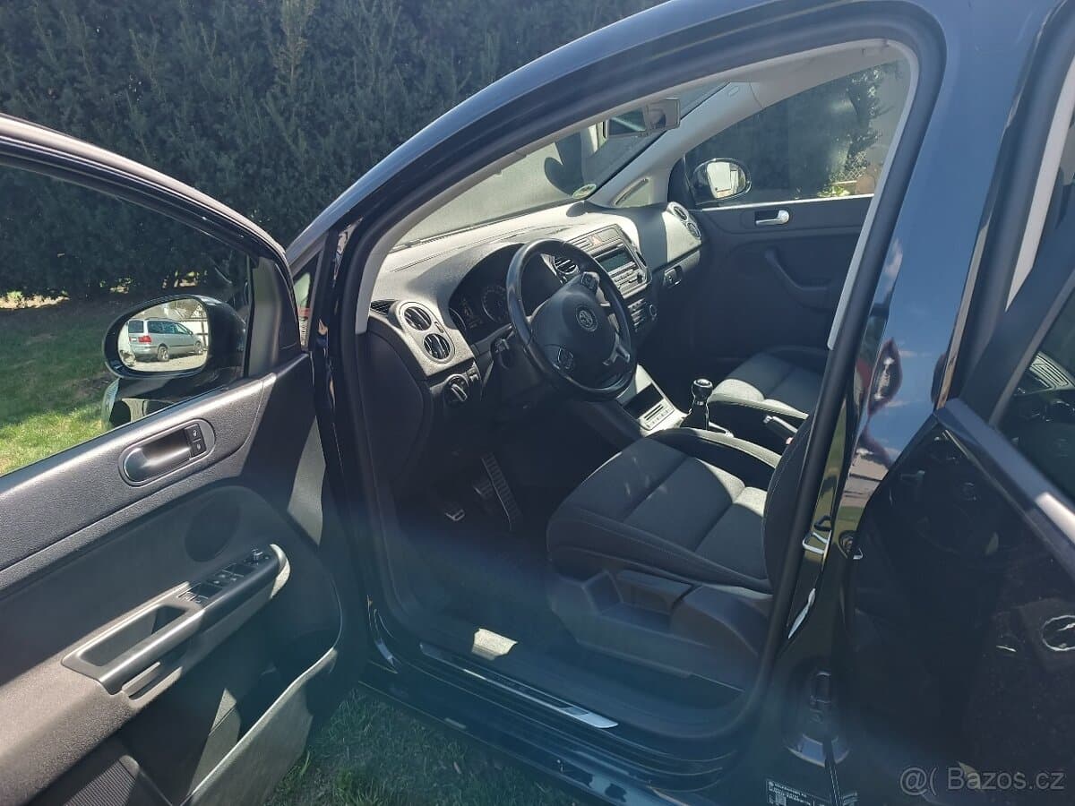 2011 Volkswagen GOLF - 10