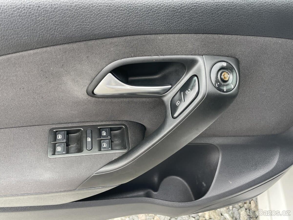 2010 Volkswagen POLO - 10