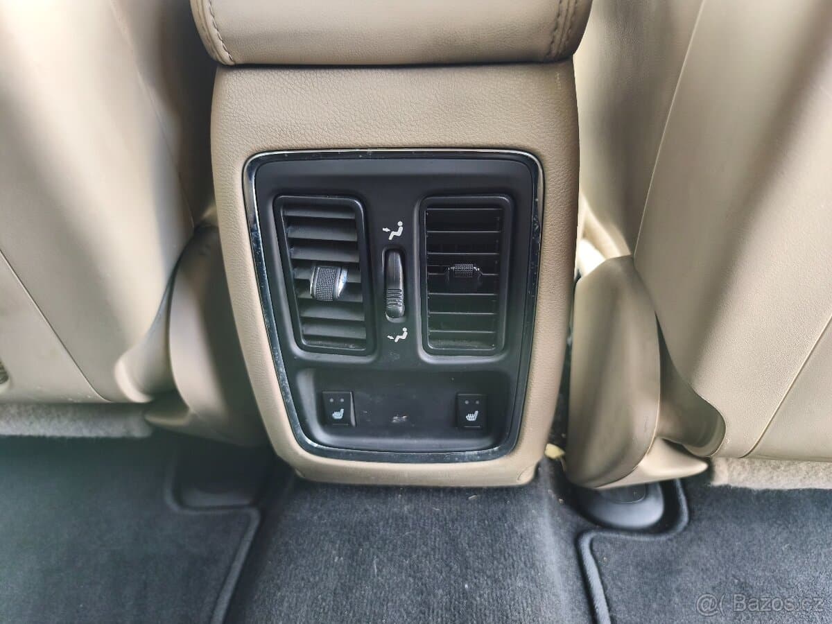 2012 Jeep CHEROKEE - 10