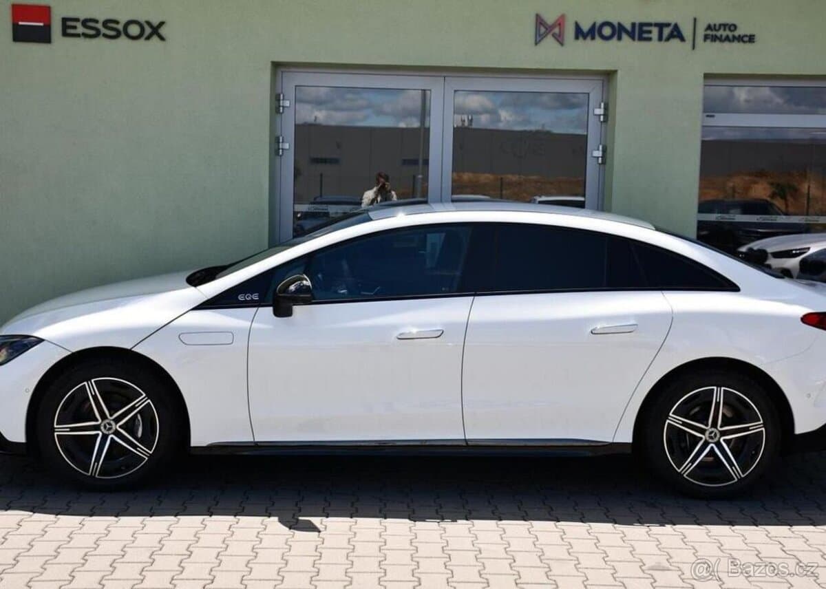 2025 Mercedes-Benz EQE - 10