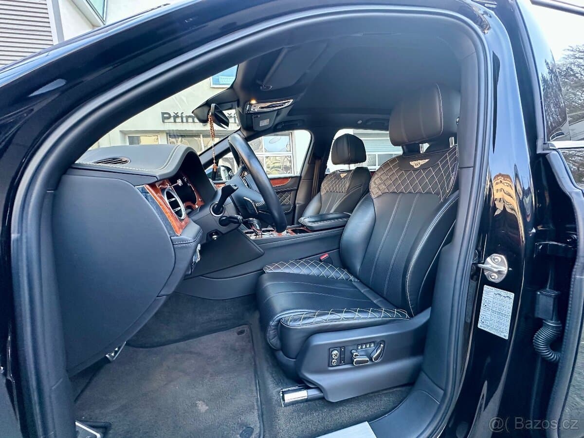 2018 Bentley BENTAYGA - 10