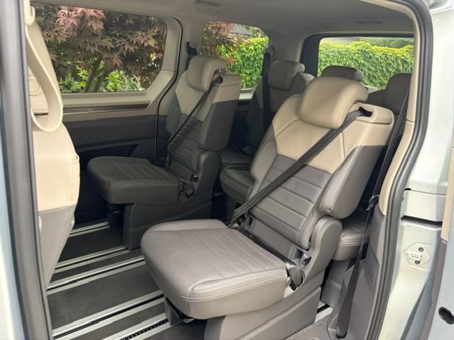 Volkswagen MULTIVAN - 10