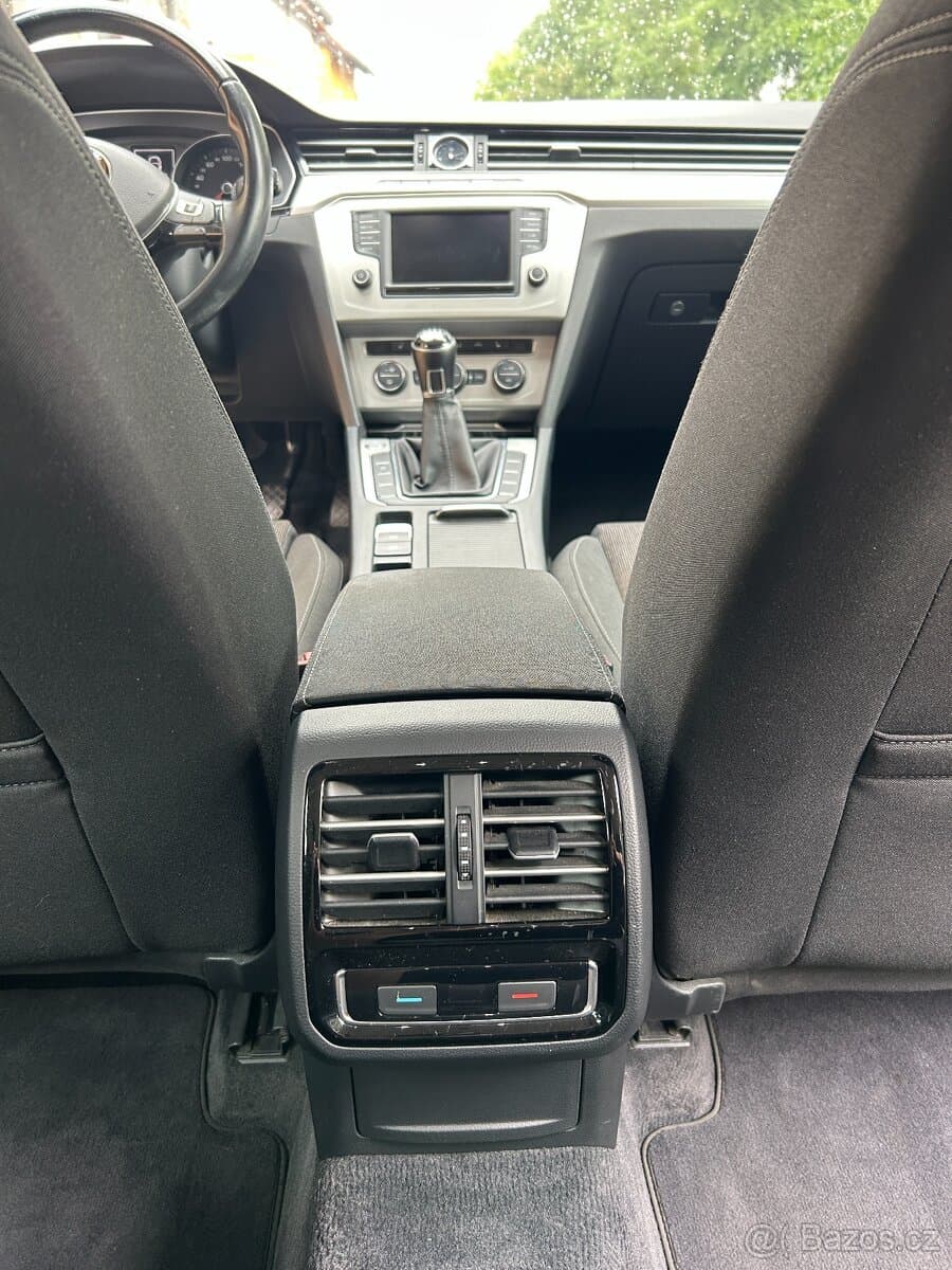 2015 Volkswagen PASSAT - 10