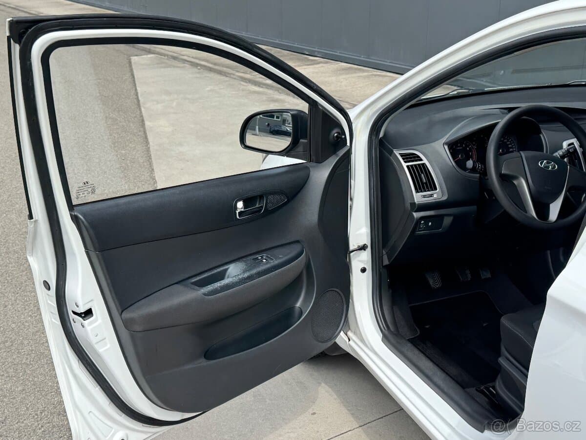 2014 Hyundai i20 - 10