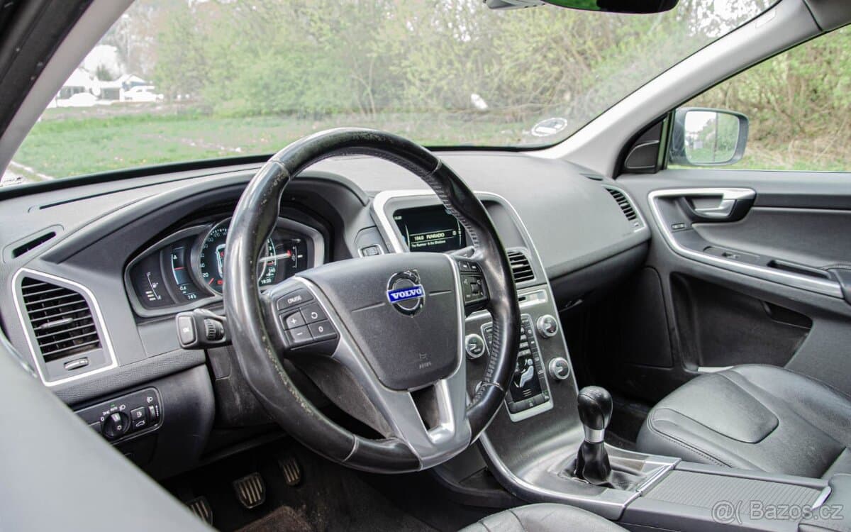 2015 Volvo XC60 - 10