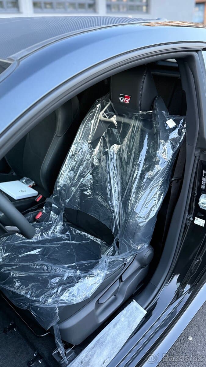 Toyota GR YARIS - 10