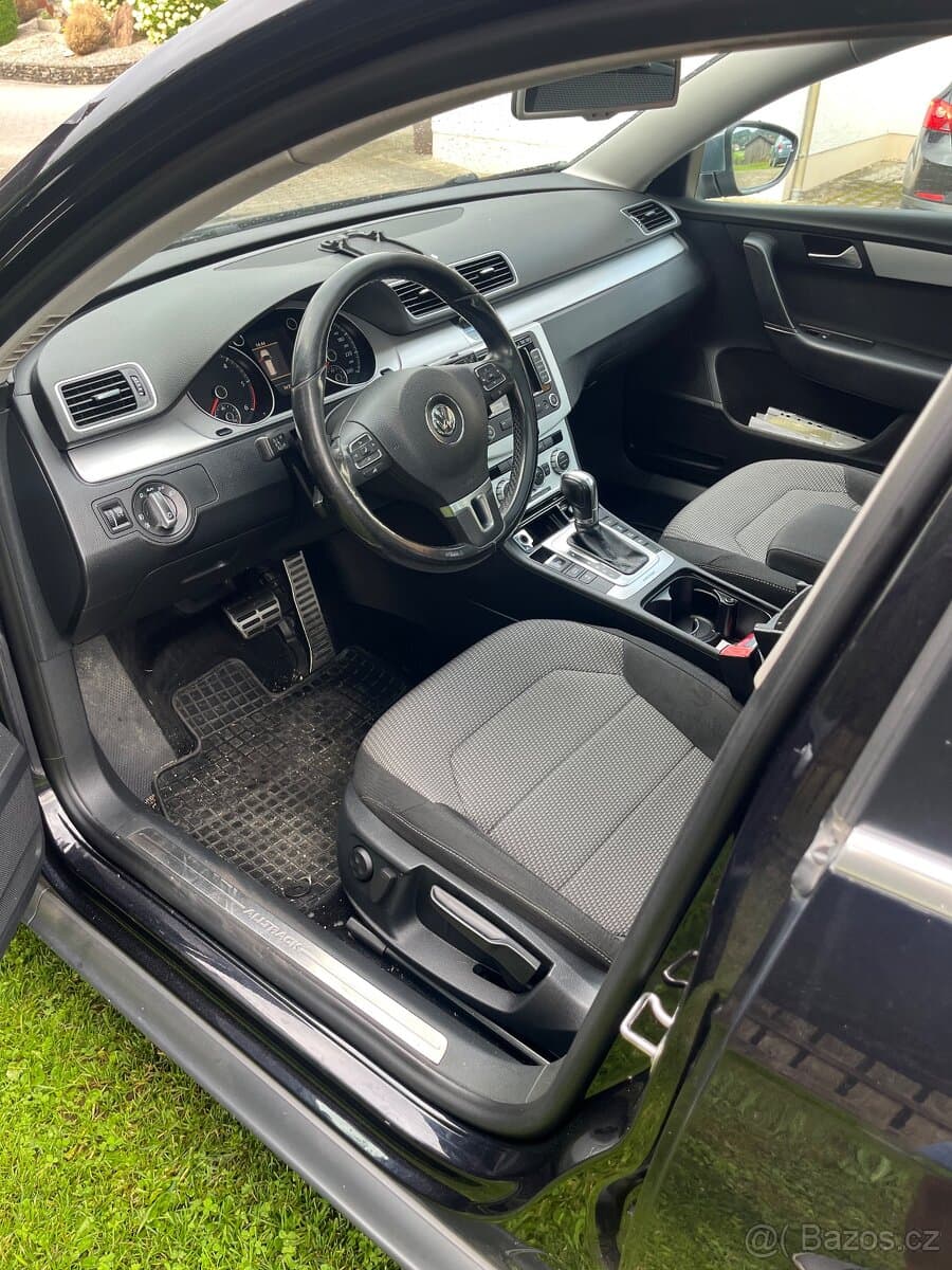 2013 Volkswagen PASSAT - 10
