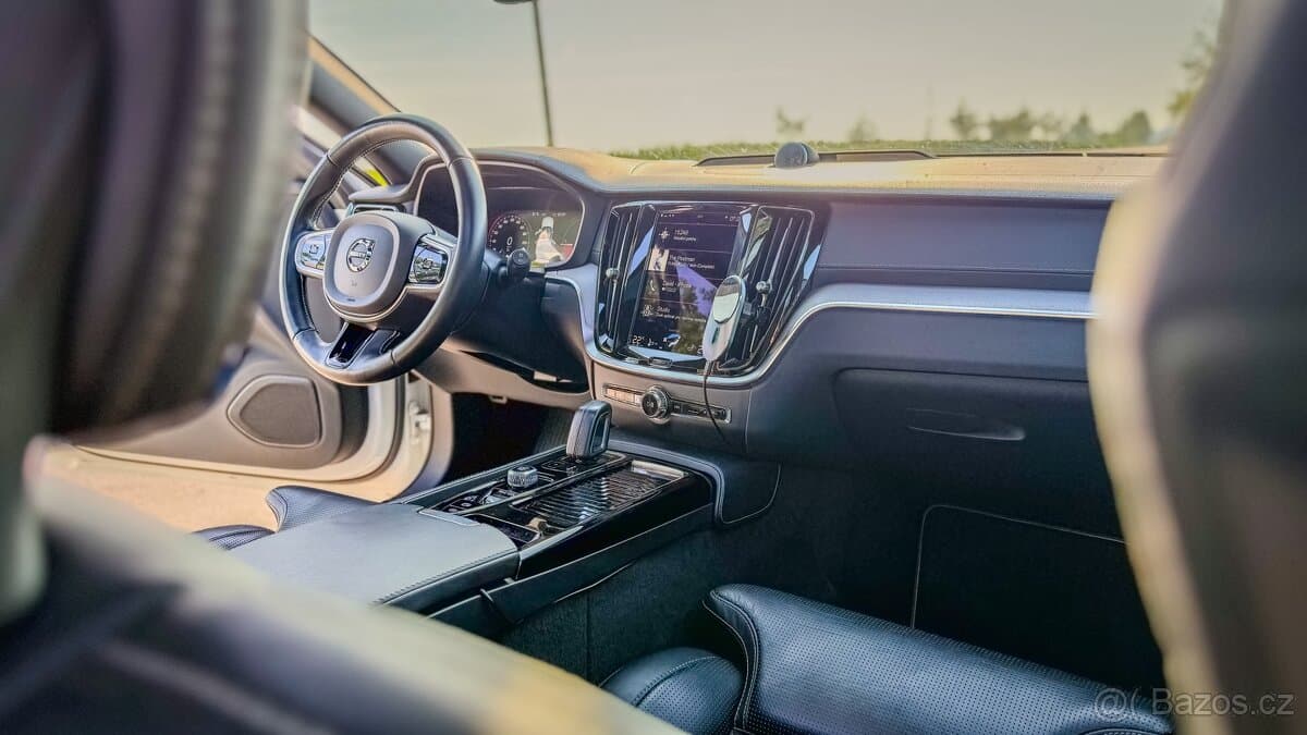 2021 Volvo V60 - 10