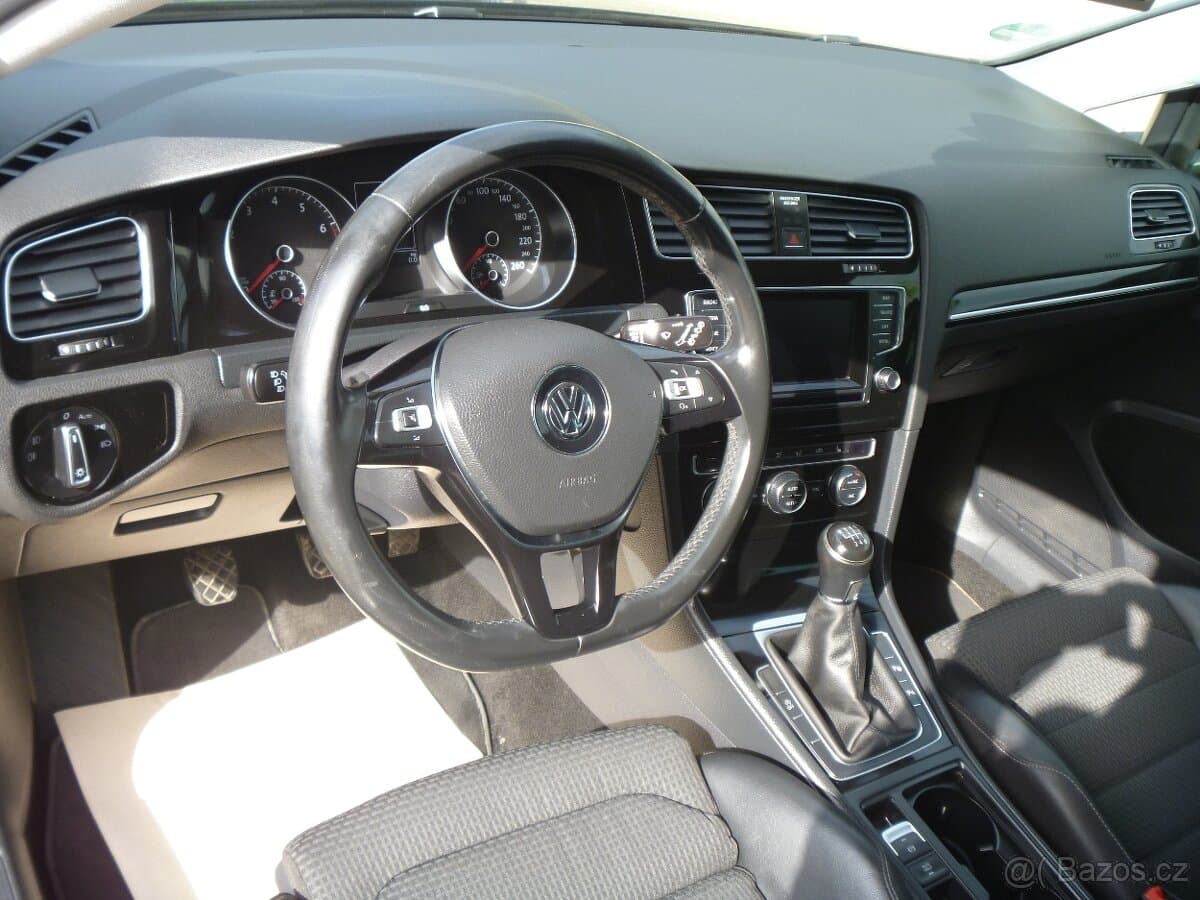 2013 Volkswagen GOLF - 10