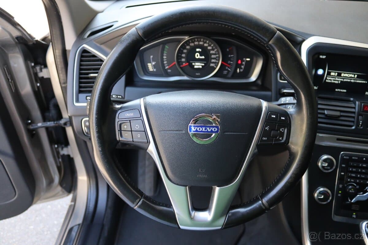 2015 Volvo XC60 - 10