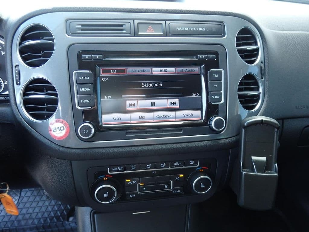 2012 Volkswagen TIGUAN - 10