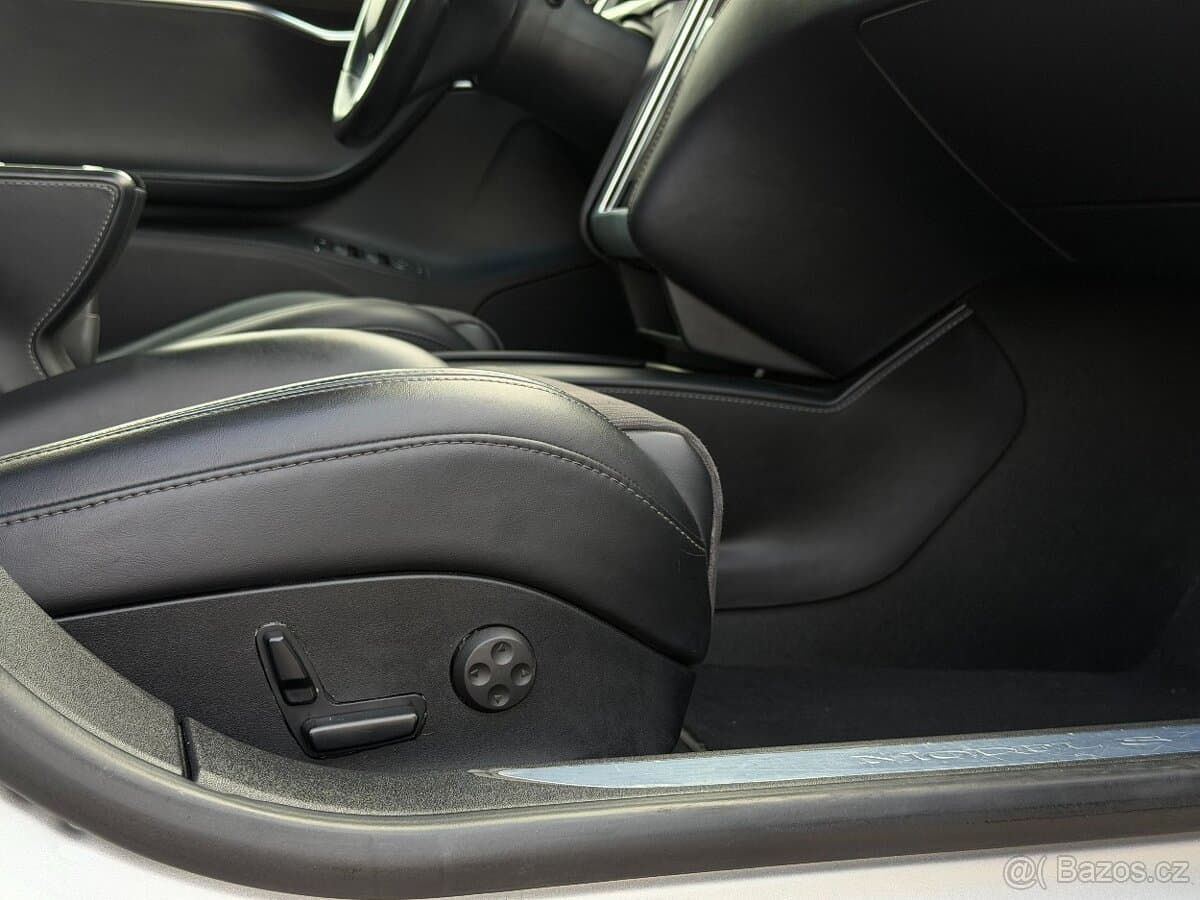 2013 Tesla MODEL S - 10