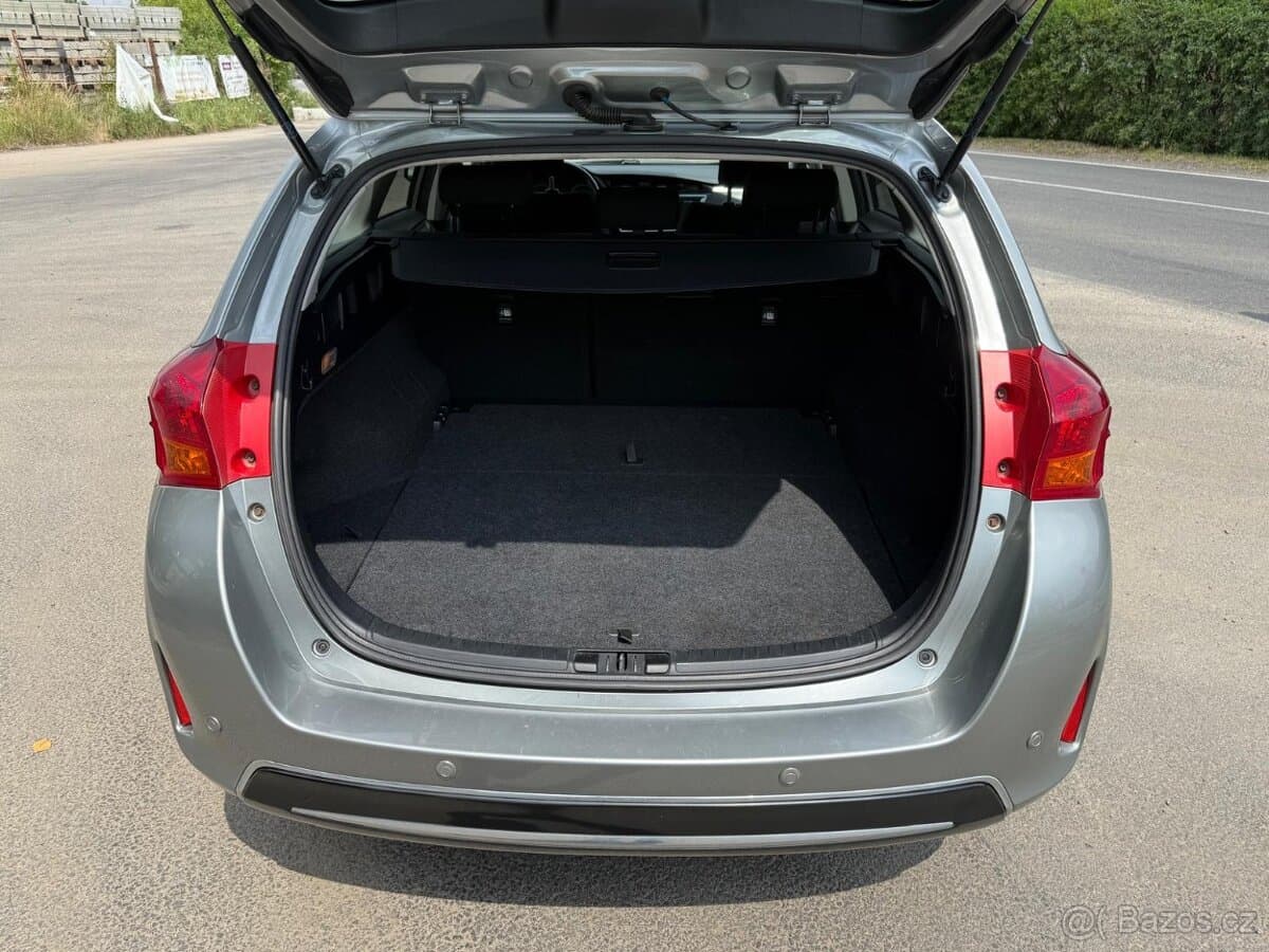 2013 Toyota AURIS - 10