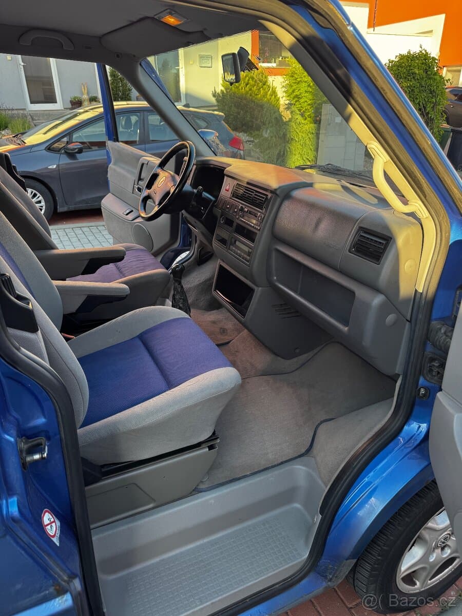 Volkswagen MULTIVAN - 19