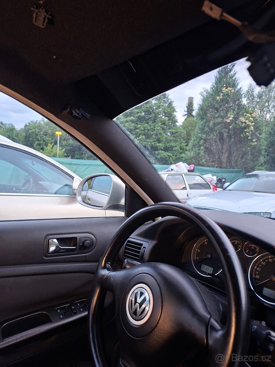 2005 Volkswagen PASSAT - 10
