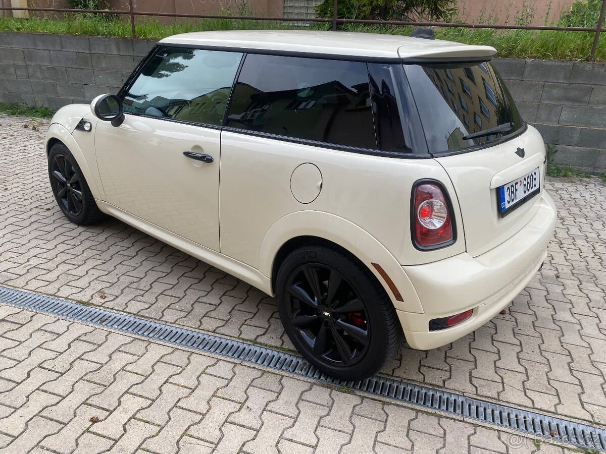 2010 Mini COOPER - 10