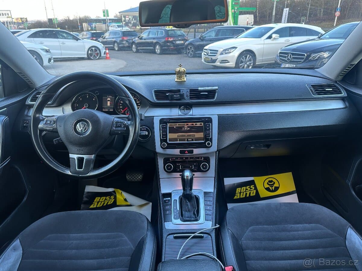 2011 Volkswagen PASSAT - 10