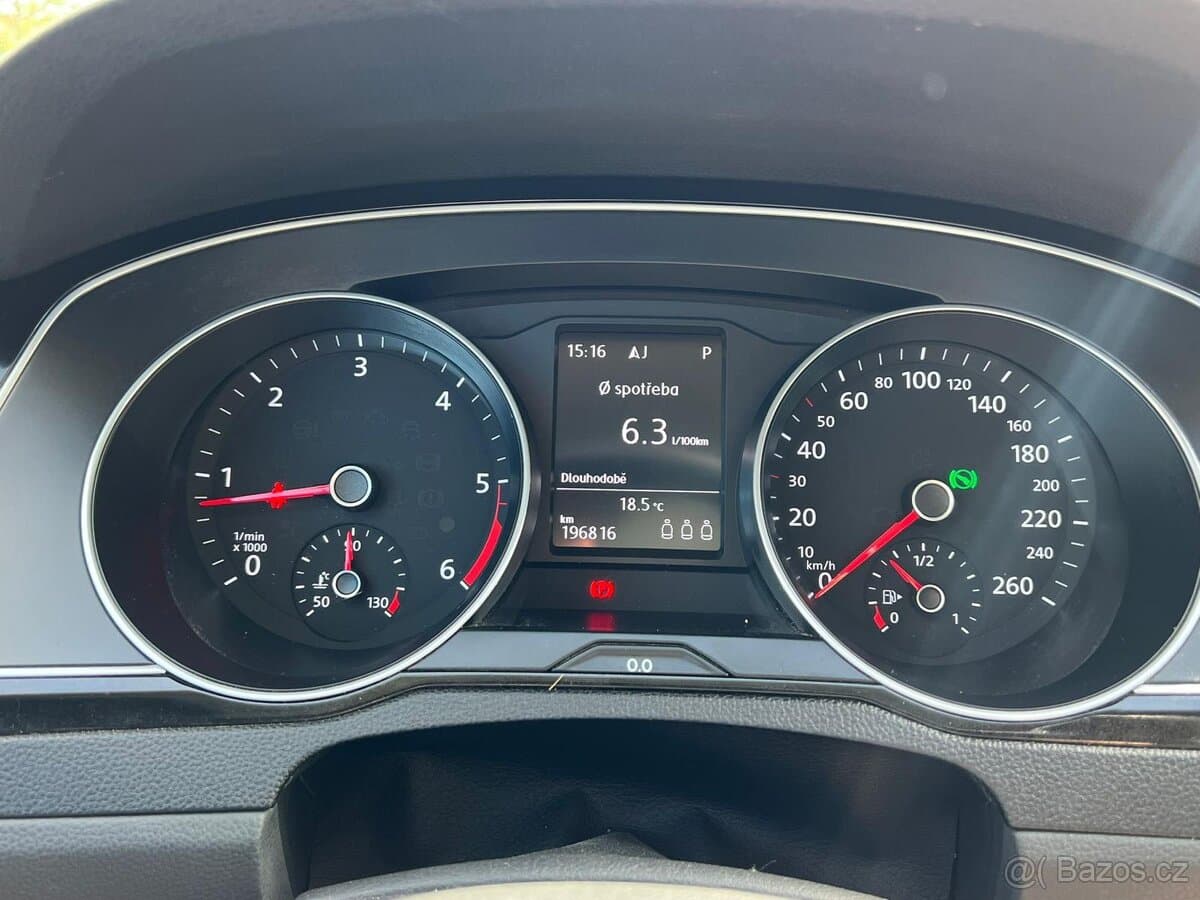 2015 Volkswagen PASSAT - 10