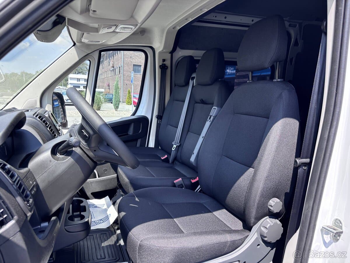 2025 Toyota PROACE - 10