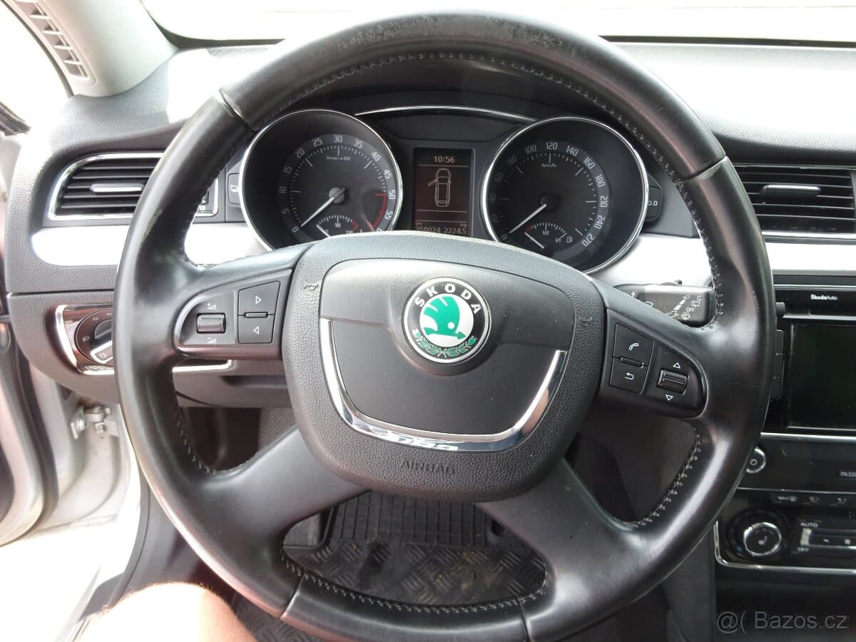 2012 Škoda SUPERB - 10