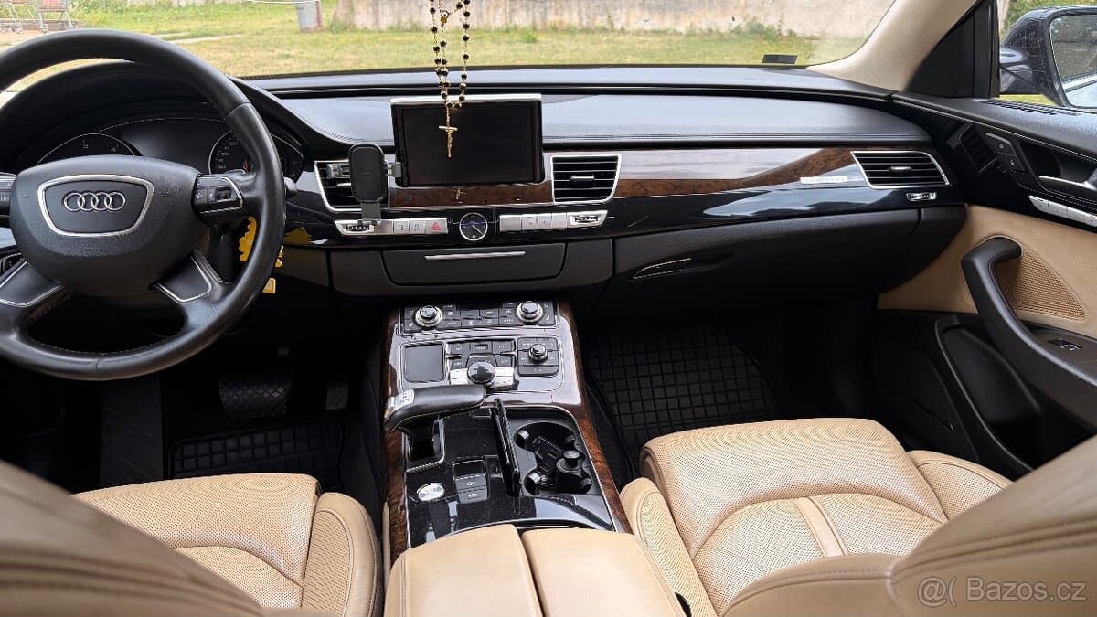 2012 Audi A8 - 10