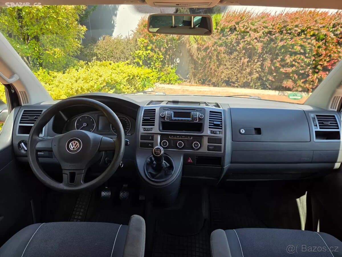 2012 Volkswagen MULTIVAN - 10