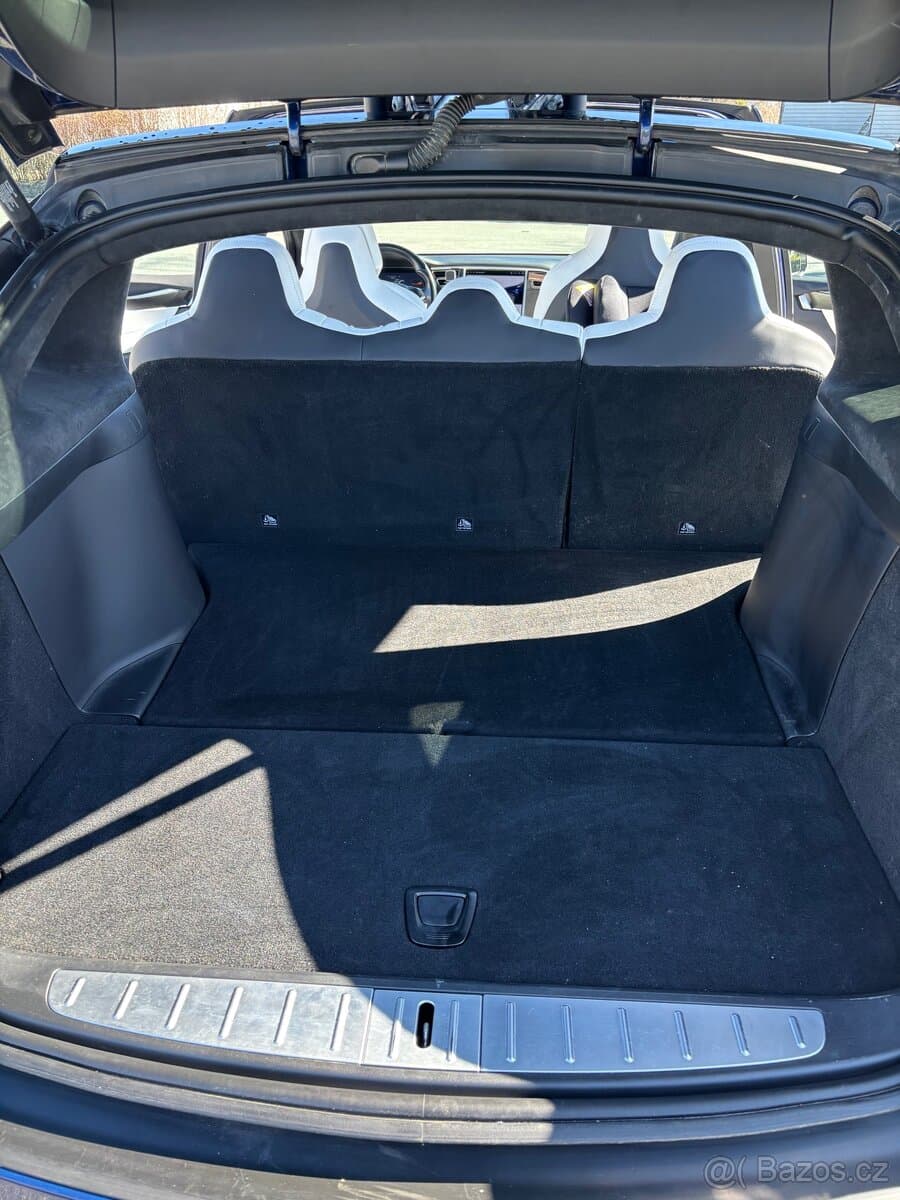 2017 Tesla MODEL X - 10