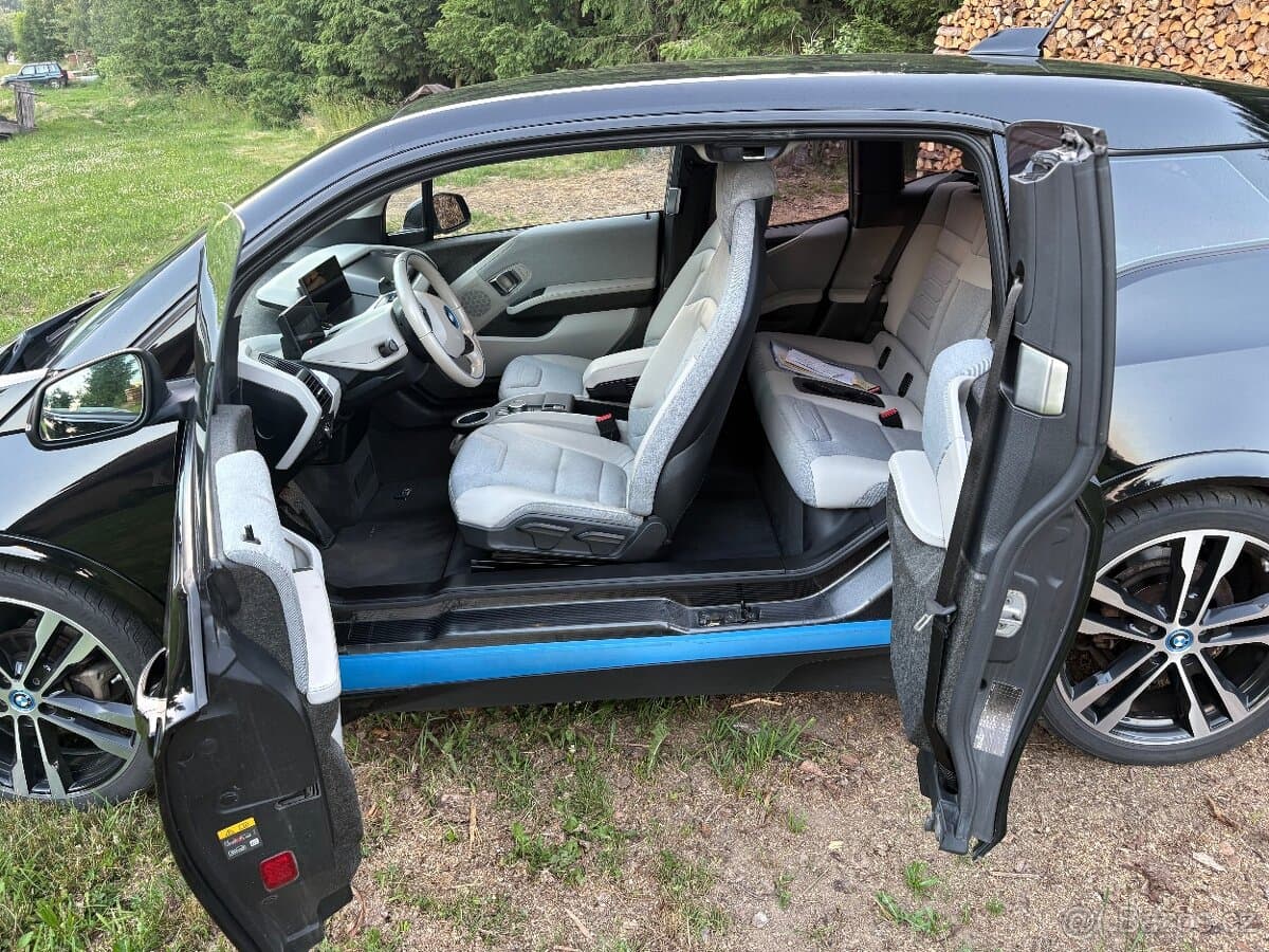 2017 BMW i3 - 10