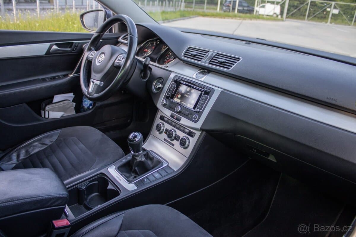 2014 Volkswagen PASSAT - 10