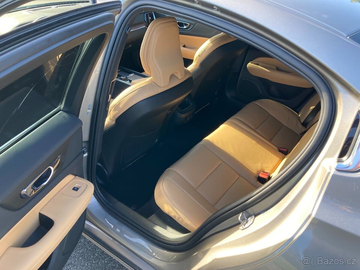 2021 Volvo S60 - 10