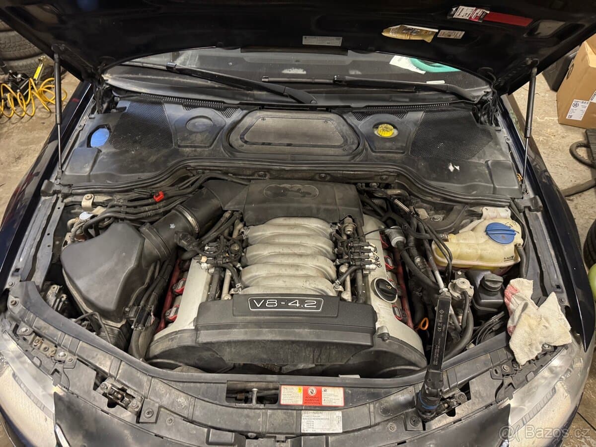 2005 Audi A8 - 10
