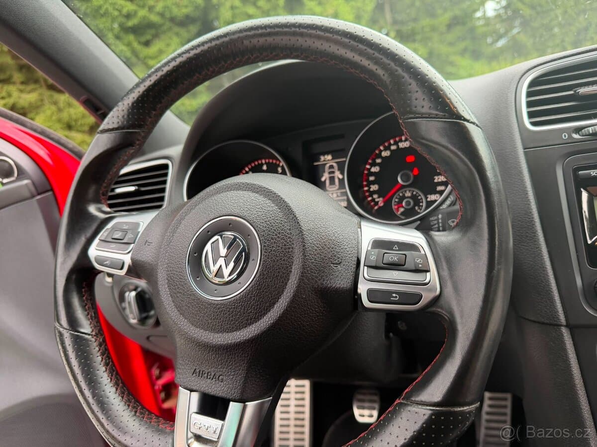 2010 Volkswagen GOLF - 10