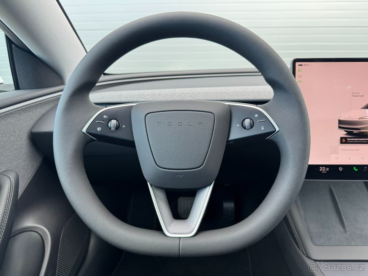 2026 Tesla MODEL 3 - 10