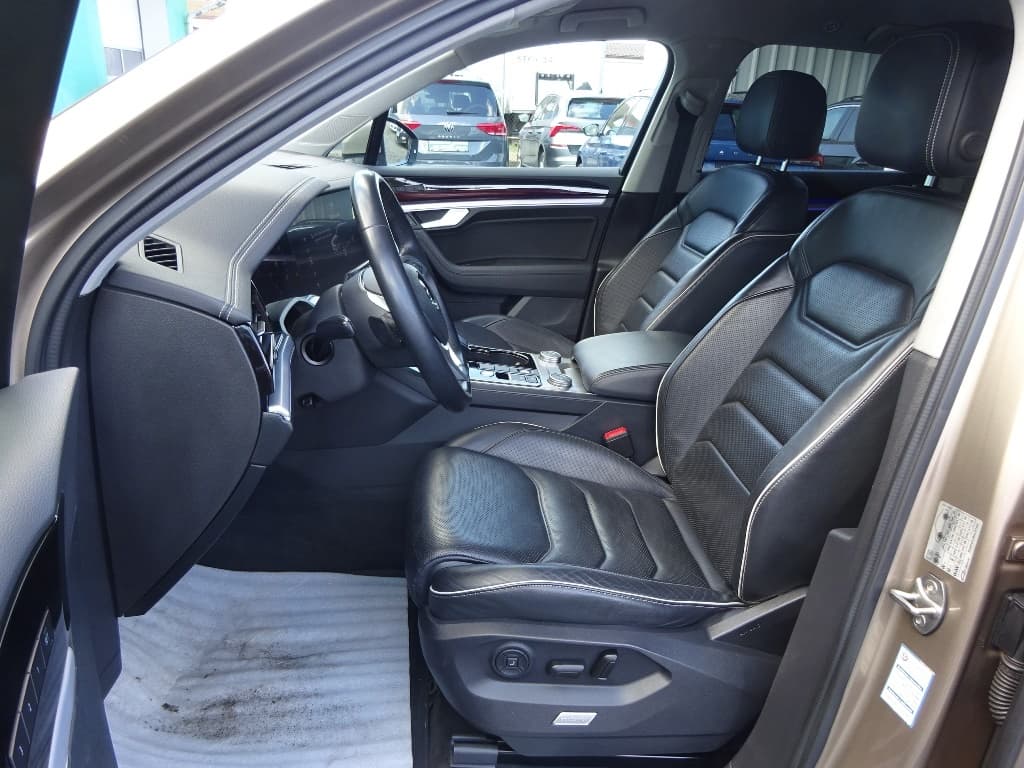2019 Volkswagen TOUAREG - 10