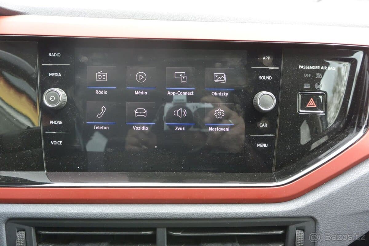 2017 Volkswagen POLO - 10