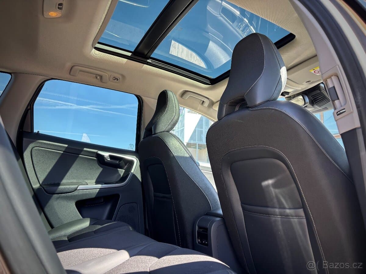 2015 Volvo XC60 - 10